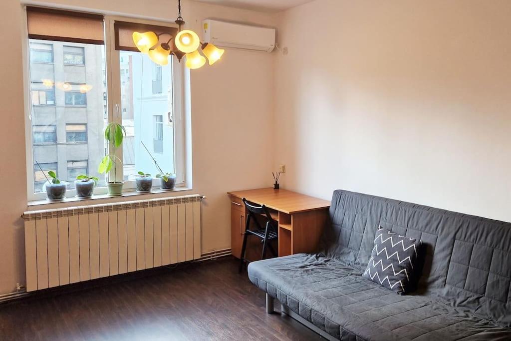 Old Town Cozy Crib Apartment